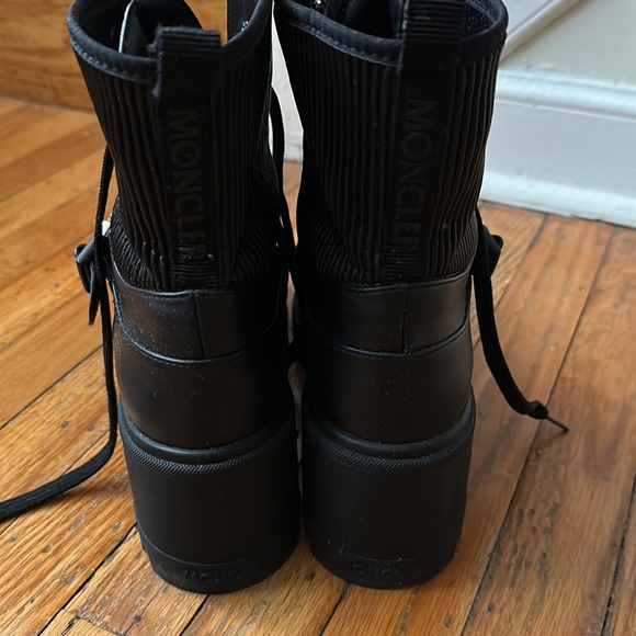 Moncler boots - Picture 3 of 13